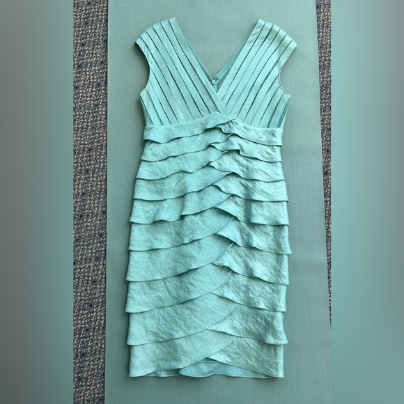Adrianna Papell Crisscross Shutter Pleat Sheath Dress Green Size 10 Cocktail - Picture 1 of 12